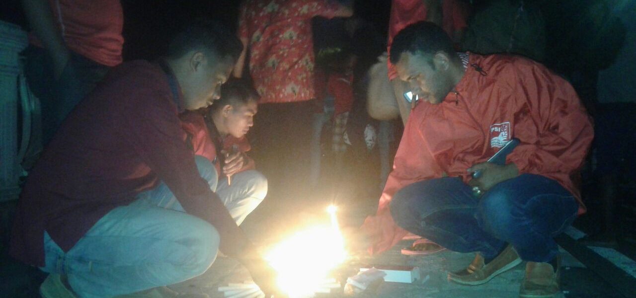 Perangi Teroris, PSI Bakar 1000 Lilin di Kupang