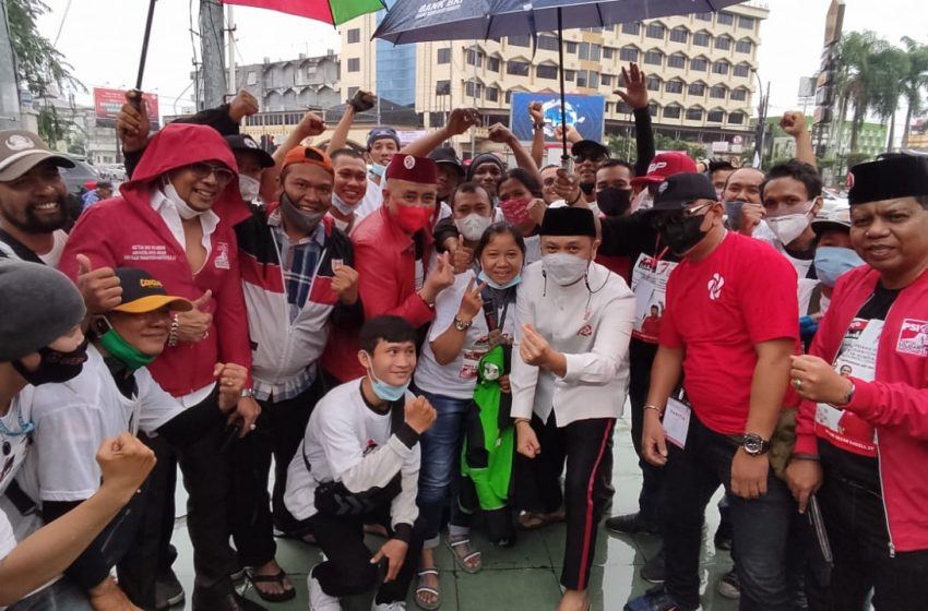 Giring Ganesha Sambangi Abang Becak, Ojol dan Kaum Ibu di Medan