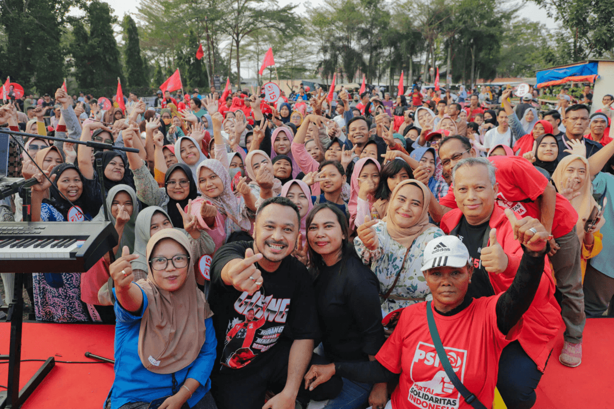 Ngamen Solidaritas PSI Kota Tangerang, Meriahkan Ribuan Warga